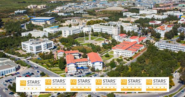دانشگاه مدیترانه شرقی موفق به دریافت پنج ستاره در پنج بخش مختلف شد